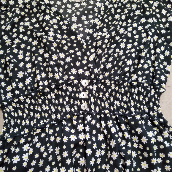 Blush Black/White/Yellow Floral Tie Front Puff Sleeve Smocked Dress Size 2X - Picture 7 of 9